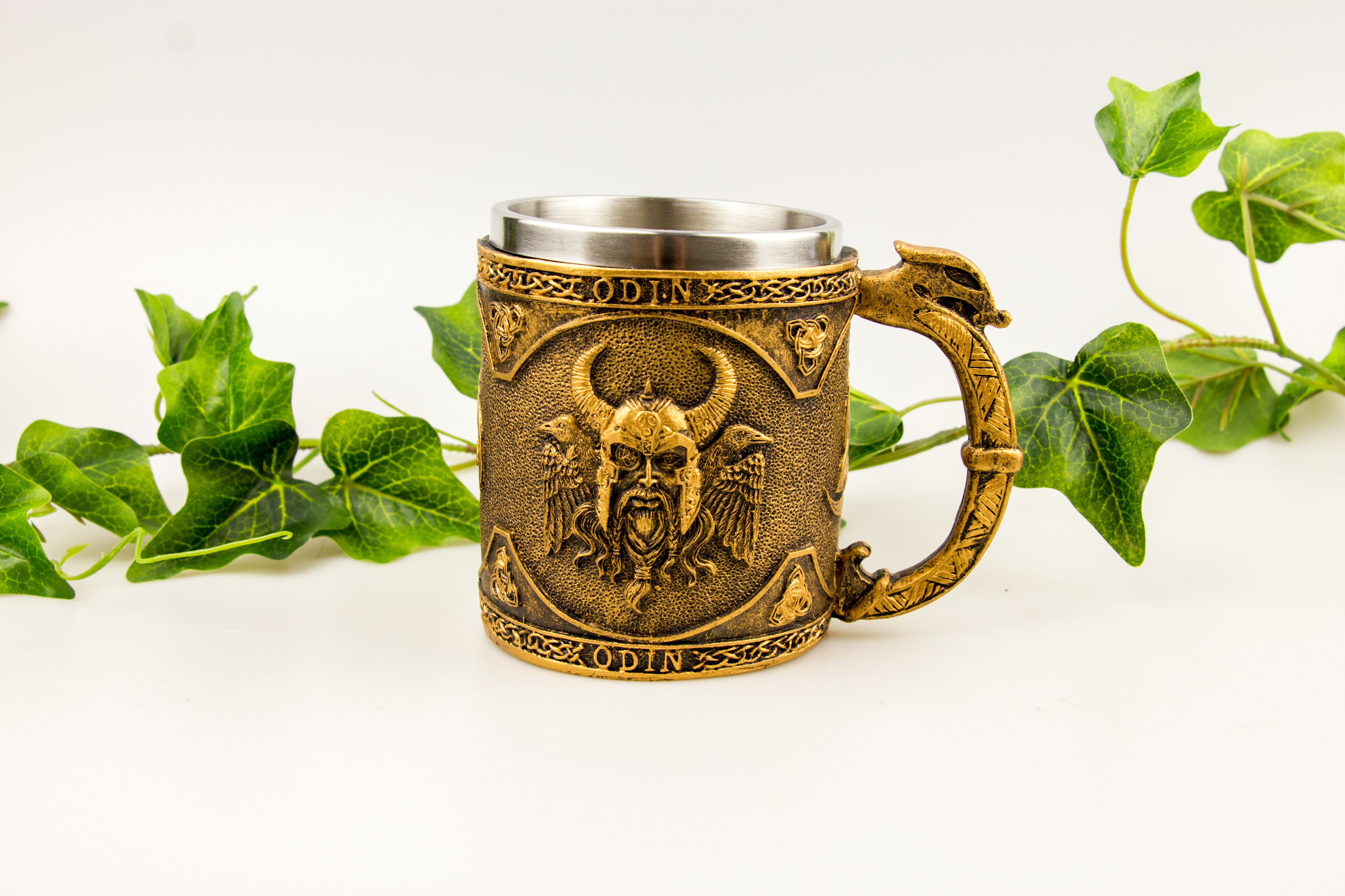 Wikinger Becher ODIN mit Hugin und Munin - aus Resin Wikinger Becher ODIN mit Hugin und Munin - aus Resin