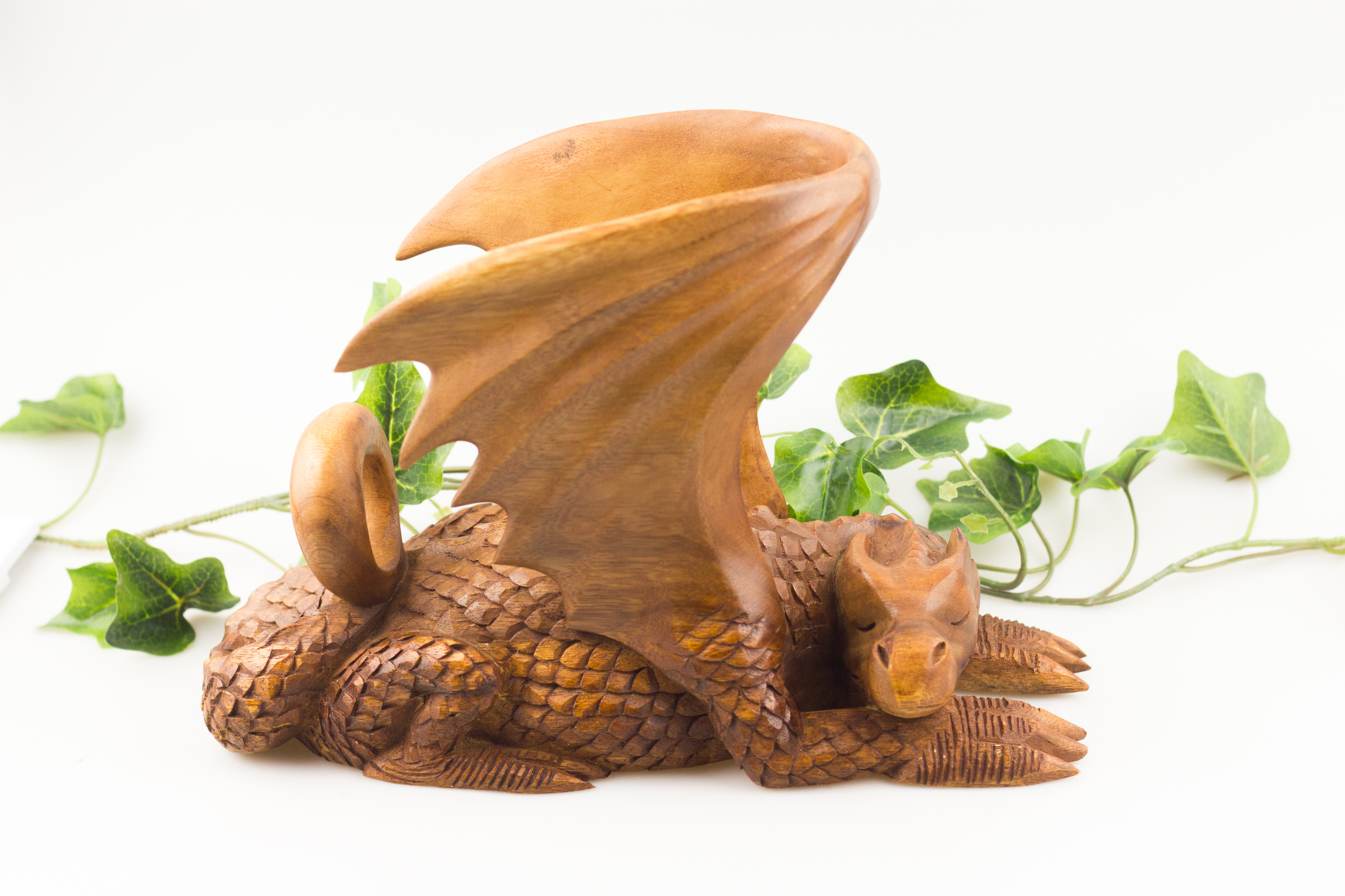 Großer Trinkhornständer - SLEEPY DRAGON - 30 cm - Drachen Trinkhornhalter - Handarbeit aus Holz Großer Trinkhornständer - SLEEPY DRAGON - 30 cm - Drachen Trinkhornhalter - Handarbeit aus Holz