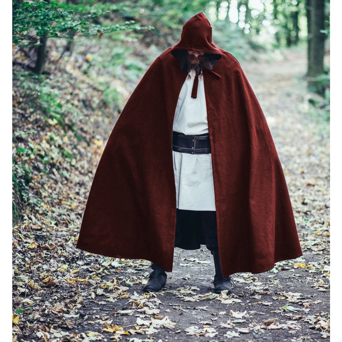 Wollumhang mit langer Kapuze "Raik" Länge 160 cm rot Wollumhang mit langer Kapuze "Raik" Länge 160 cm rot
