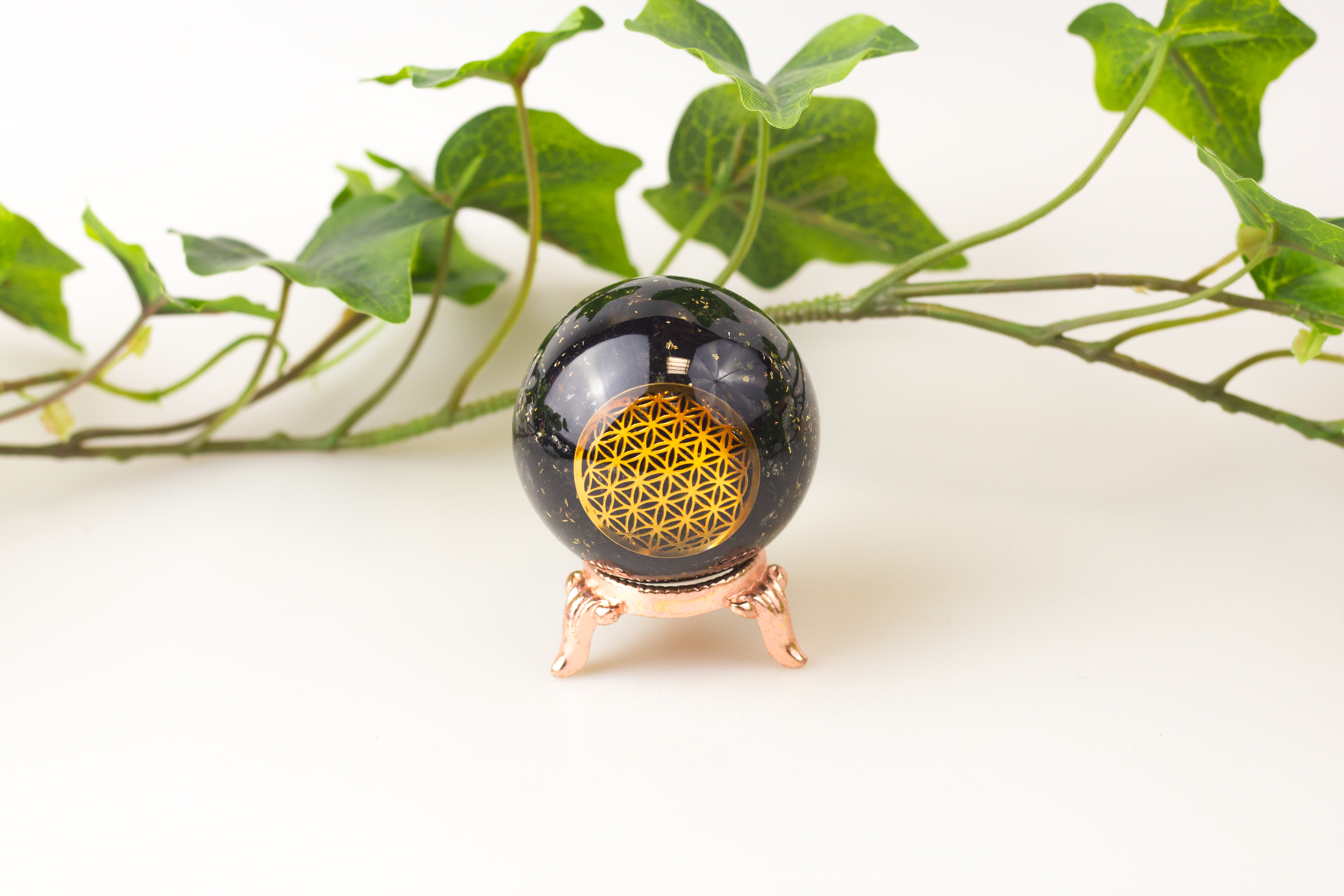 Orgonitkugel Turmalin Blume des Lebens -- 5 cm