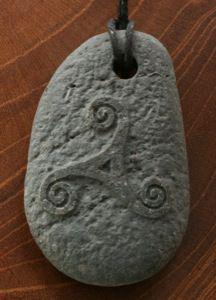 Anhänger - NALINY - Triskel - grauer Stein Anhänger - NALINY - Triskel - grauer Stein