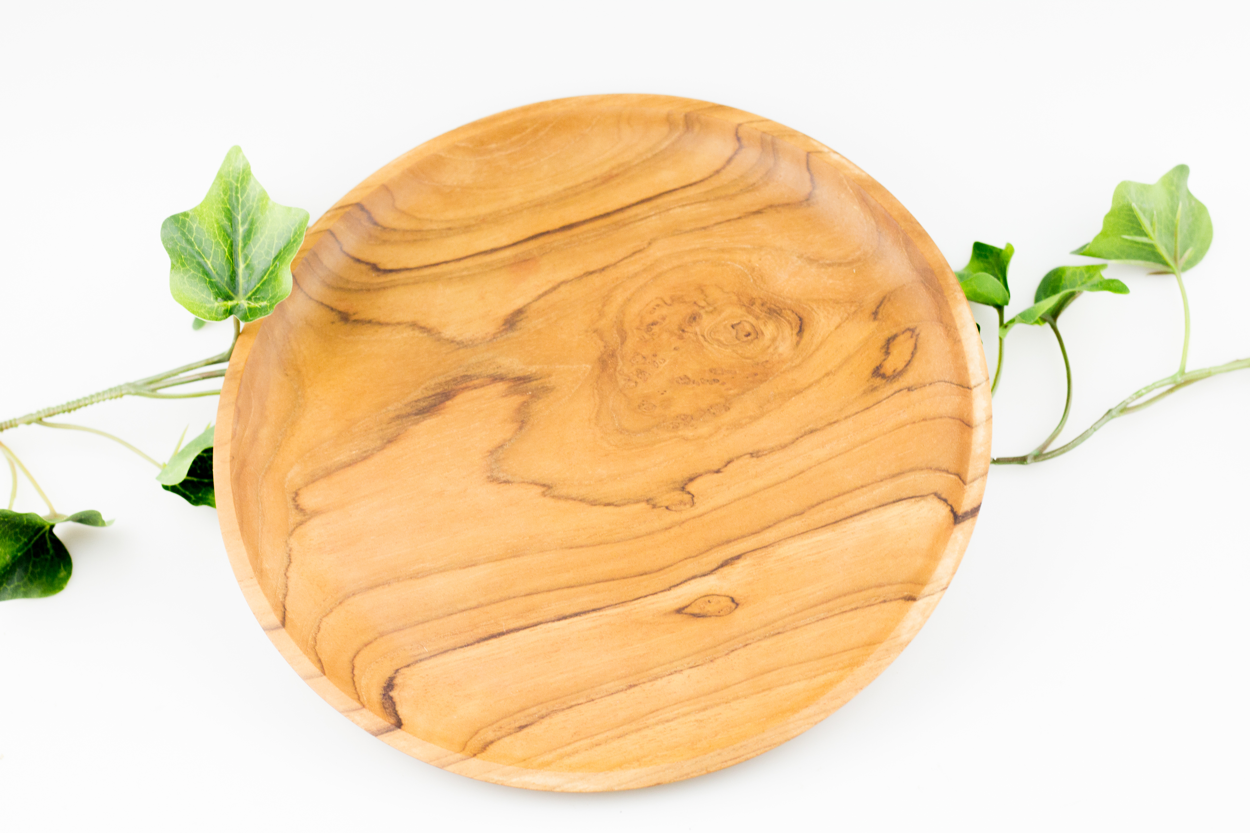 Natürlicher Brozeit Holzteller - ROLLA- 25 cm DM - Servierplatte für Antipasti etc. - Handarbeit aus Holz Natürlicher Brozeit Holzteller - ROLLA- 25 cm DM - Servierplatte für Antipasti etc. - Handarbeit aus Holz
